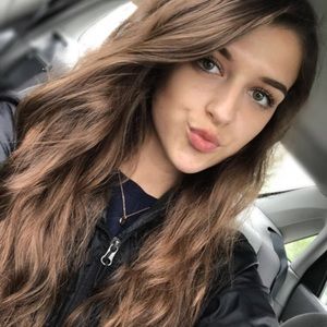 Meet your Posher, Chloe